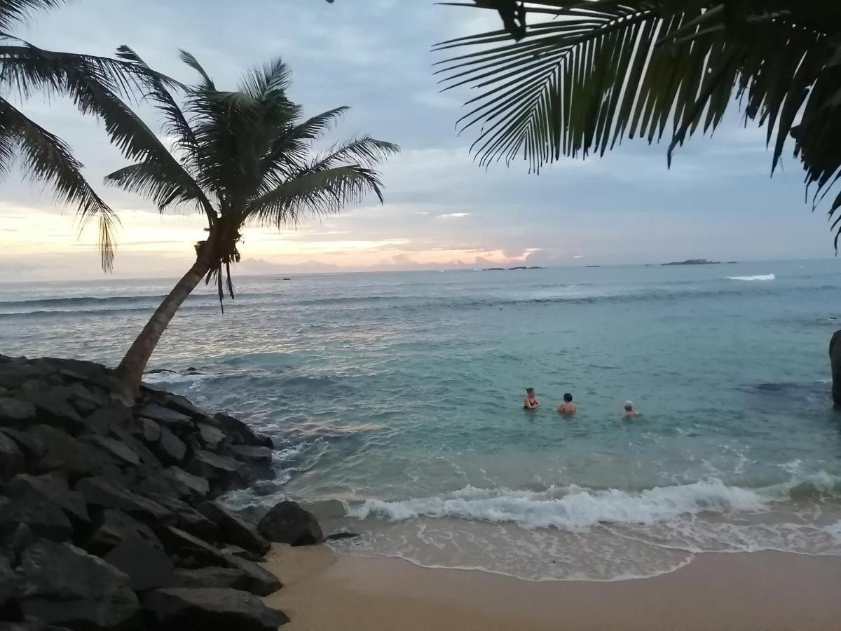Happy Beach Villa Resort Unawatuna Eksteriør bilde