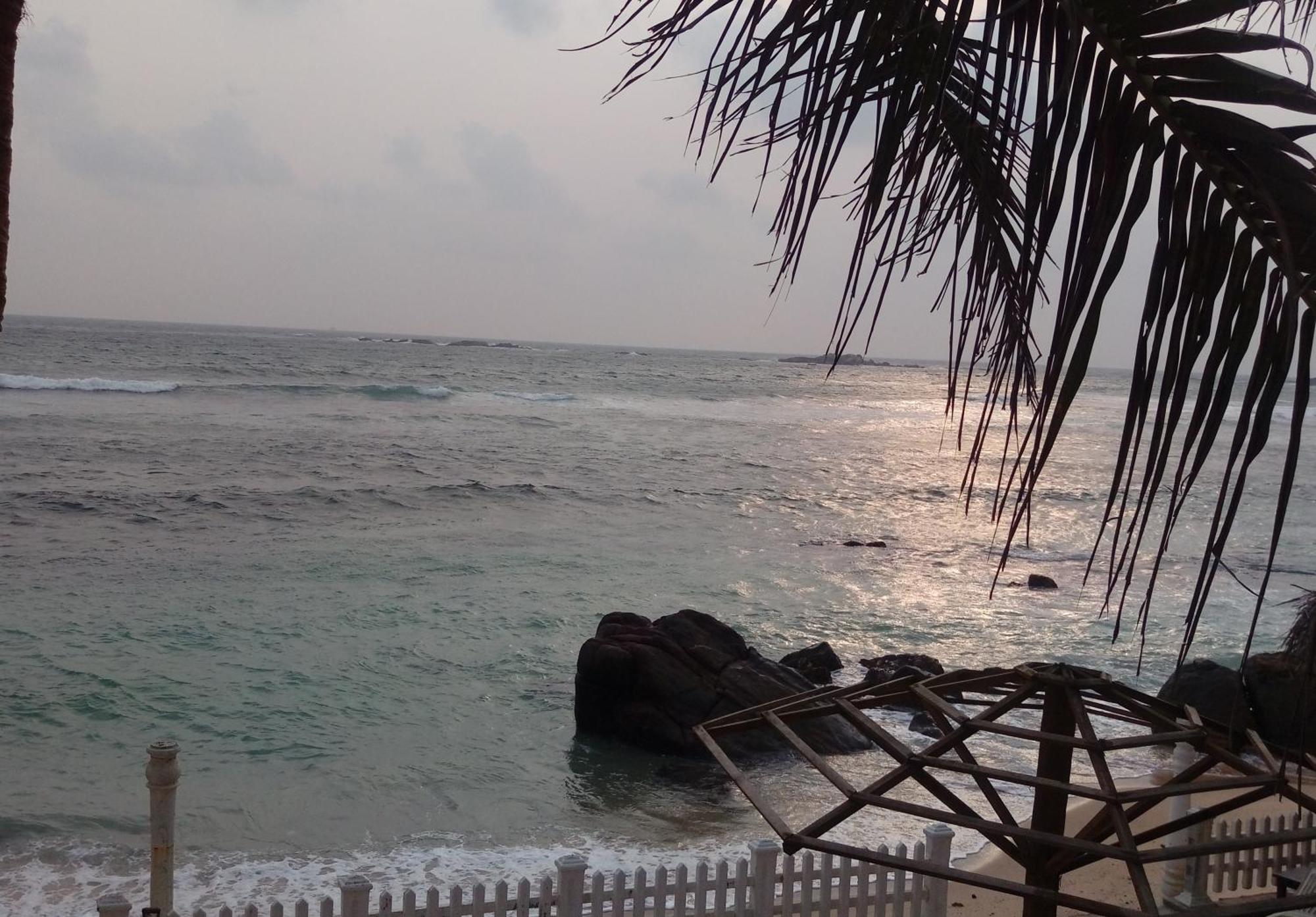 Happy Beach Villa Resort Unawatuna Eksteriør bilde